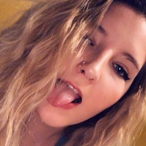 Meet your Posher, Caitlin